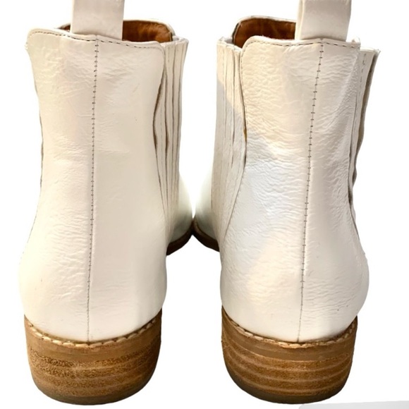 Ccocci Ankle Bootie in white pointed toe vegan leather - 7 - Picture 7 of 9